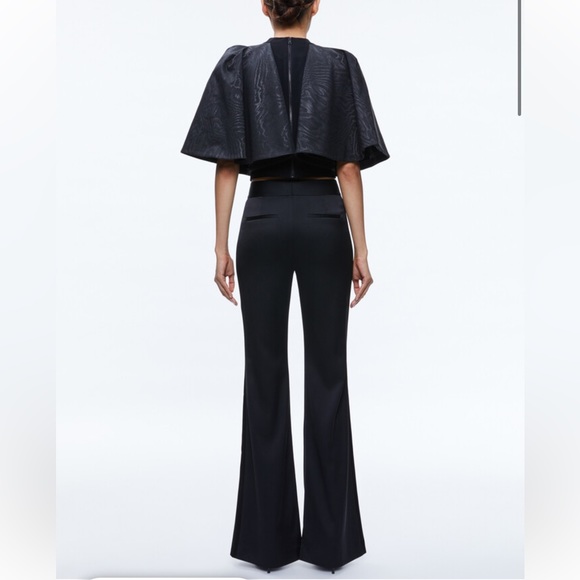 NWT Alice + Olivia Sergia Black Cape Sleeve Top | Size M - Picture 3 of 3